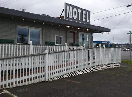 Terrace Motel Кус Бей Екстериор снимка