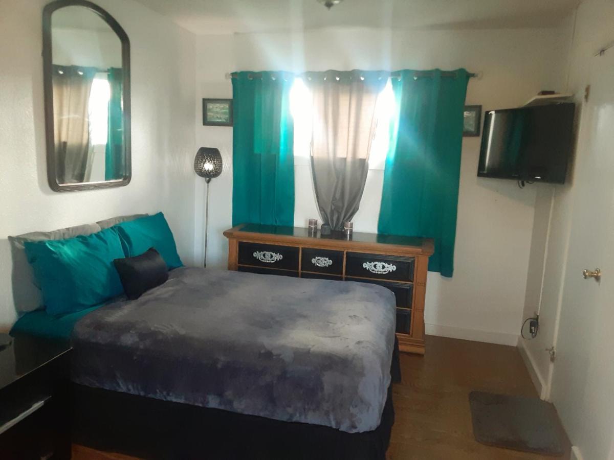 Terrace Motel Кус Бей Екстериор снимка