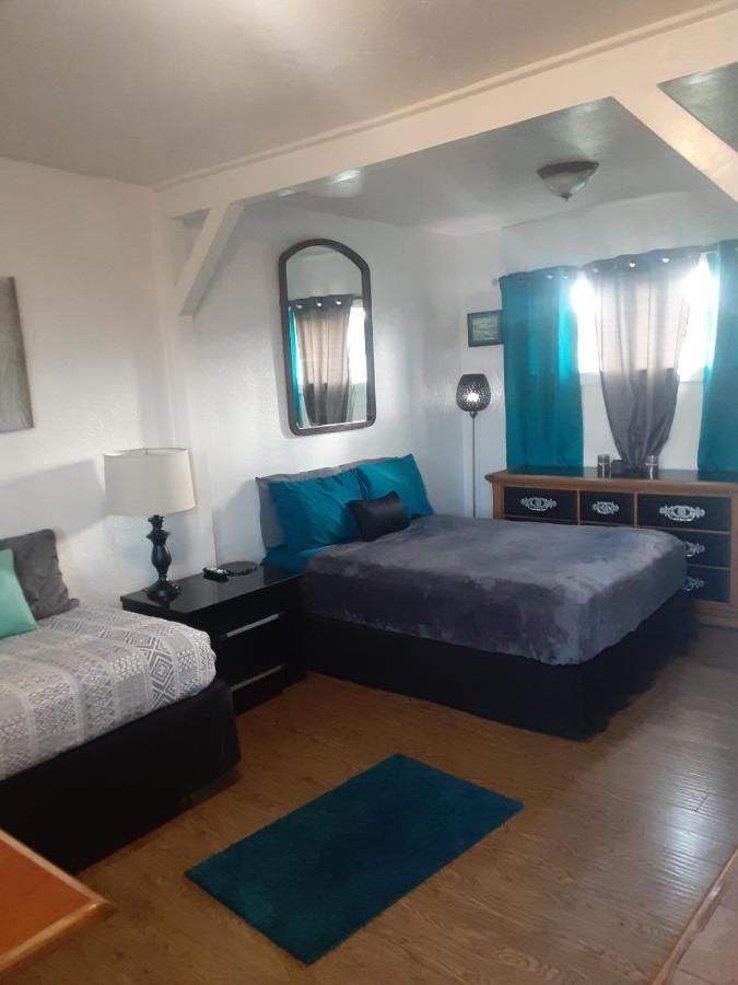 Terrace Motel Кус Бей Екстериор снимка