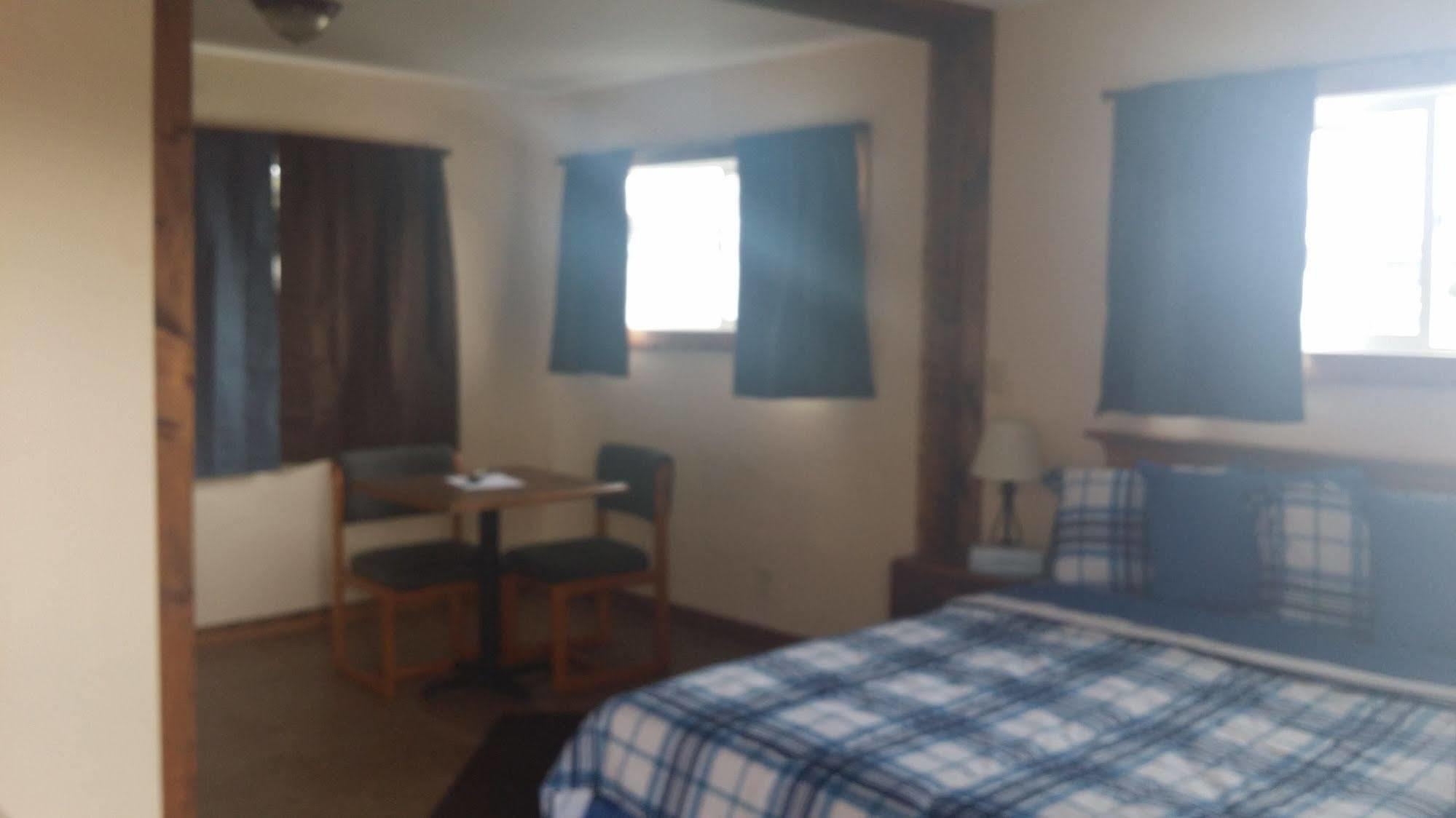 Terrace Motel Кус Бей Екстериор снимка