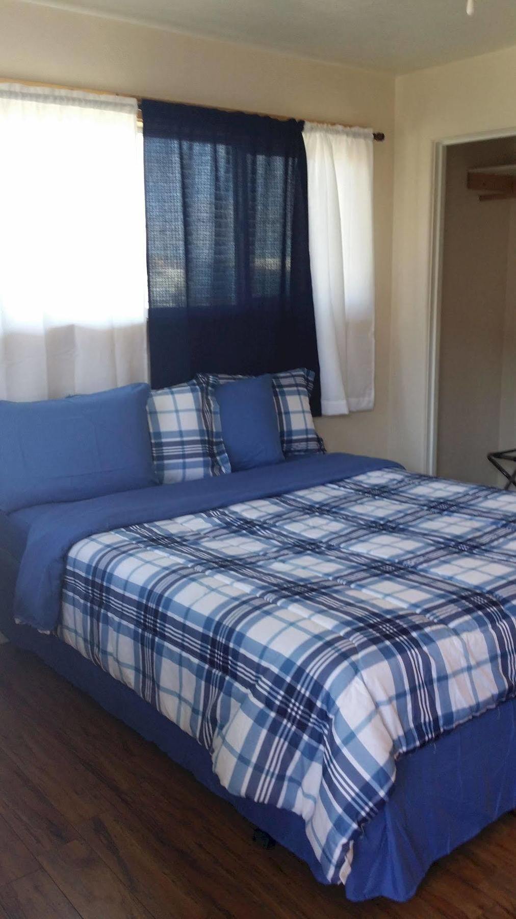 Terrace Motel Кус Бей Екстериор снимка