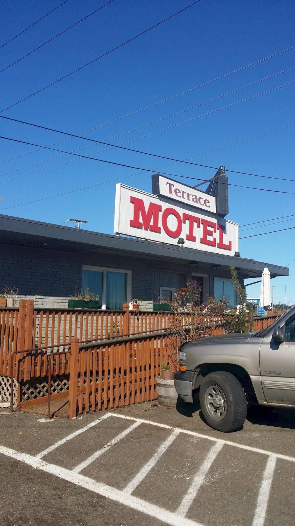 Terrace Motel Кус Бей Екстериор снимка